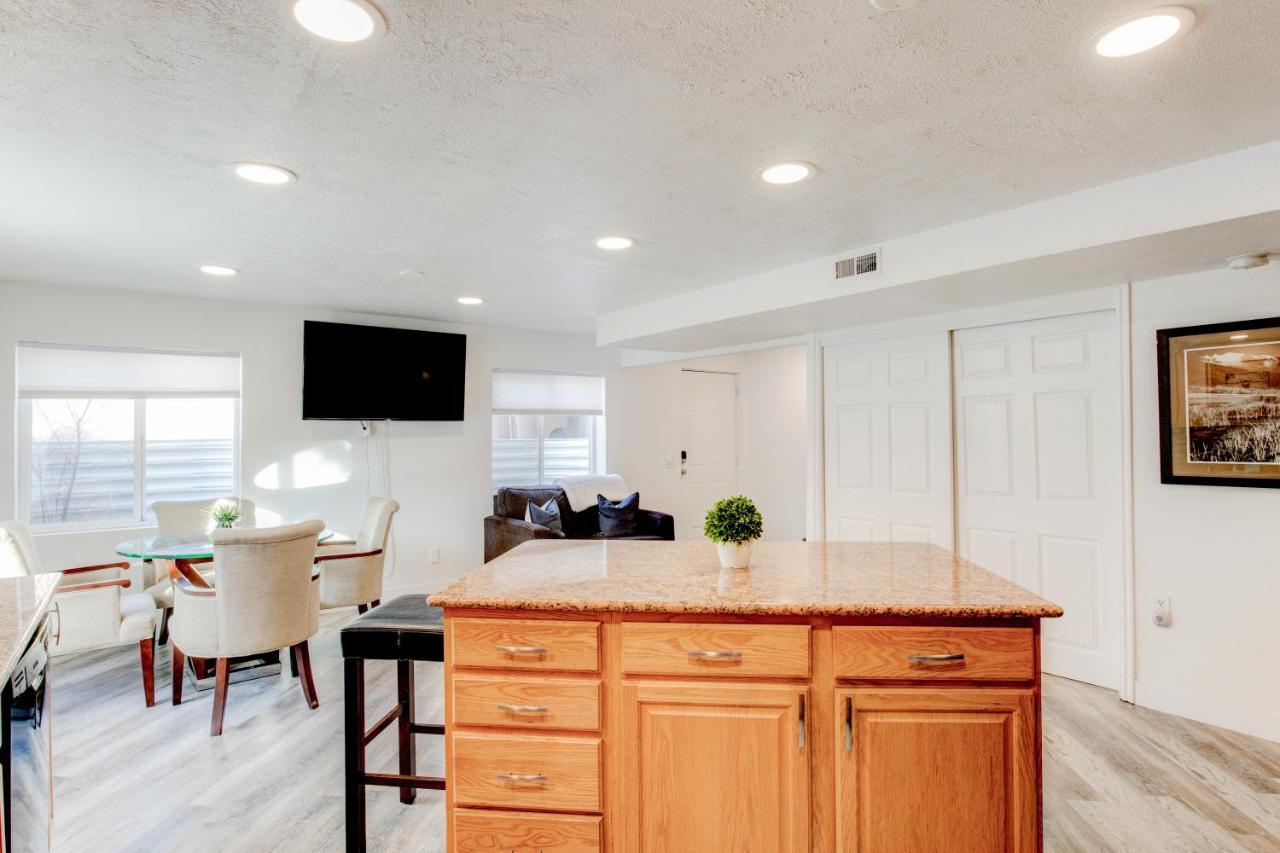 Modern Private Whole Unit 4 Bedroom Guest Suite King Bed Salt Lake City Eksteriør bilde